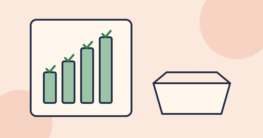 דוח SEO מלא בעמודות ירוקות לצד מגש פניות ריק